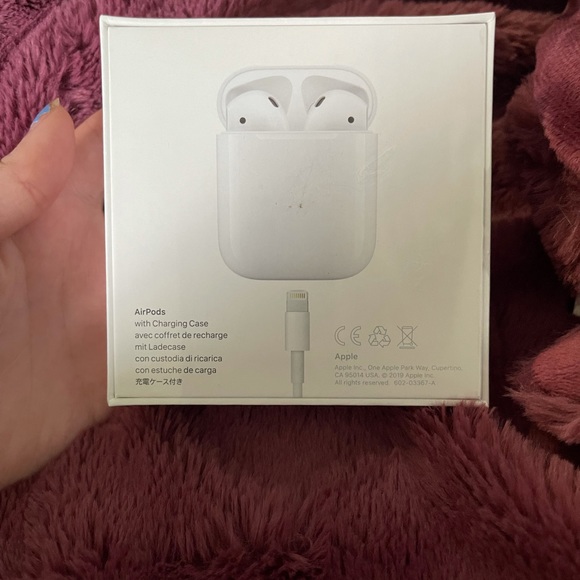 Apple Airpods - SOLD - Picture 7 of 8
